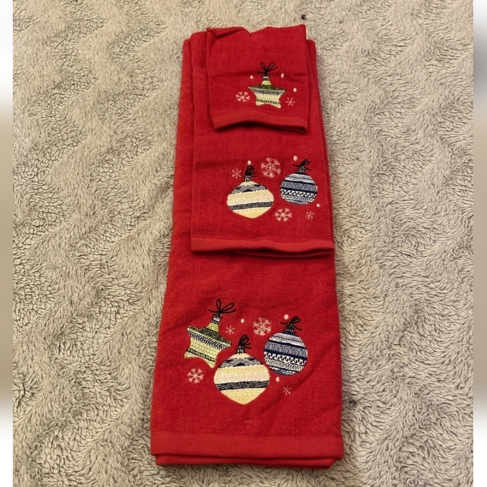 CHRISTMAS 3-Piece 100% Cotton Embroidered Towel Set  X -MAS ORNAMENTS Red Toys
